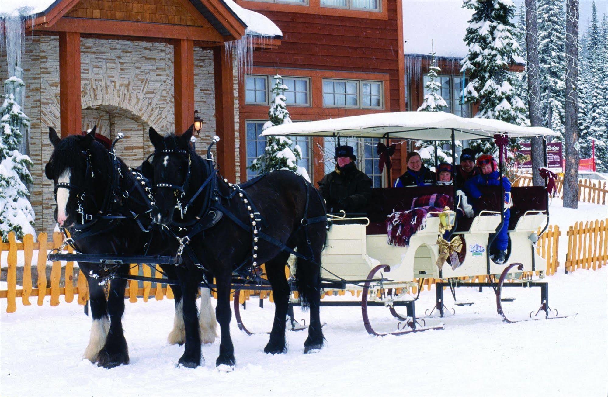 White Crystal Inn Big White Ski Resort ภายนอก รูปภาพ