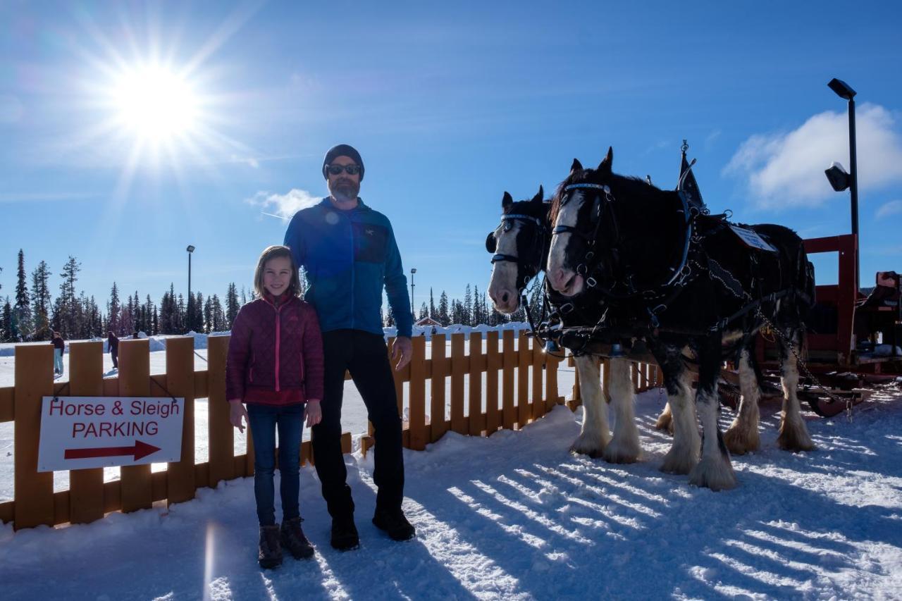 White Crystal Inn Big White Ski Resort ภายนอก รูปภาพ